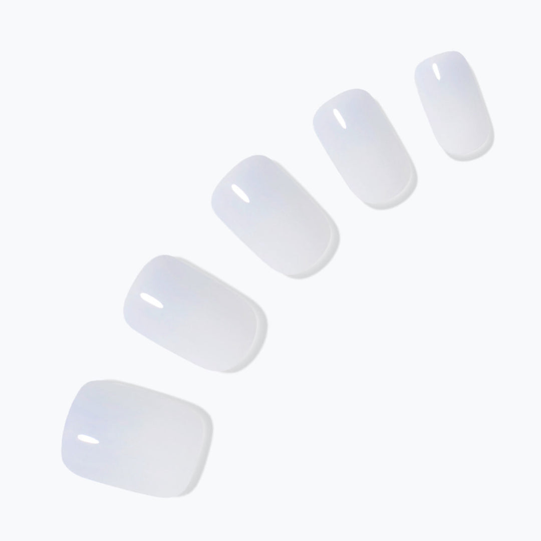 New Magic Press Nails (Mani)  - Airy Blue (Regular)