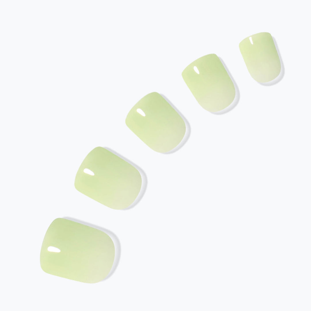 New Magic Press Nails (Mani)  -  Joy Green (Short)