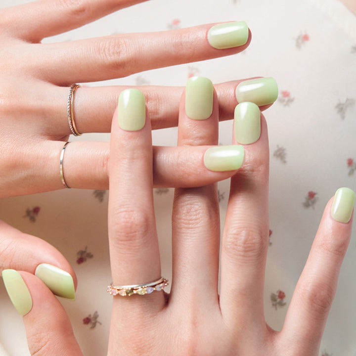 New Magic Press Nails (Mani)  - Joy Green (Regular)